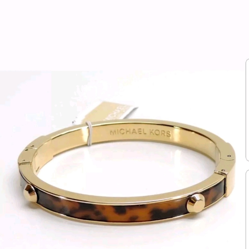 Michael kors women resort  bangle in polished gold